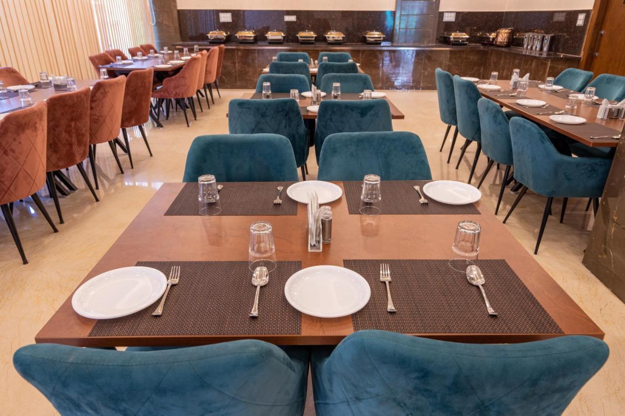 Hotel Vivaan Regency Haridwār Exteriör bild
